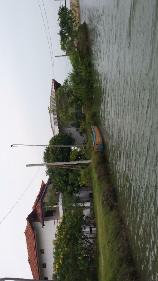 Anoleth Hotel Kalpitiya Exterior photo